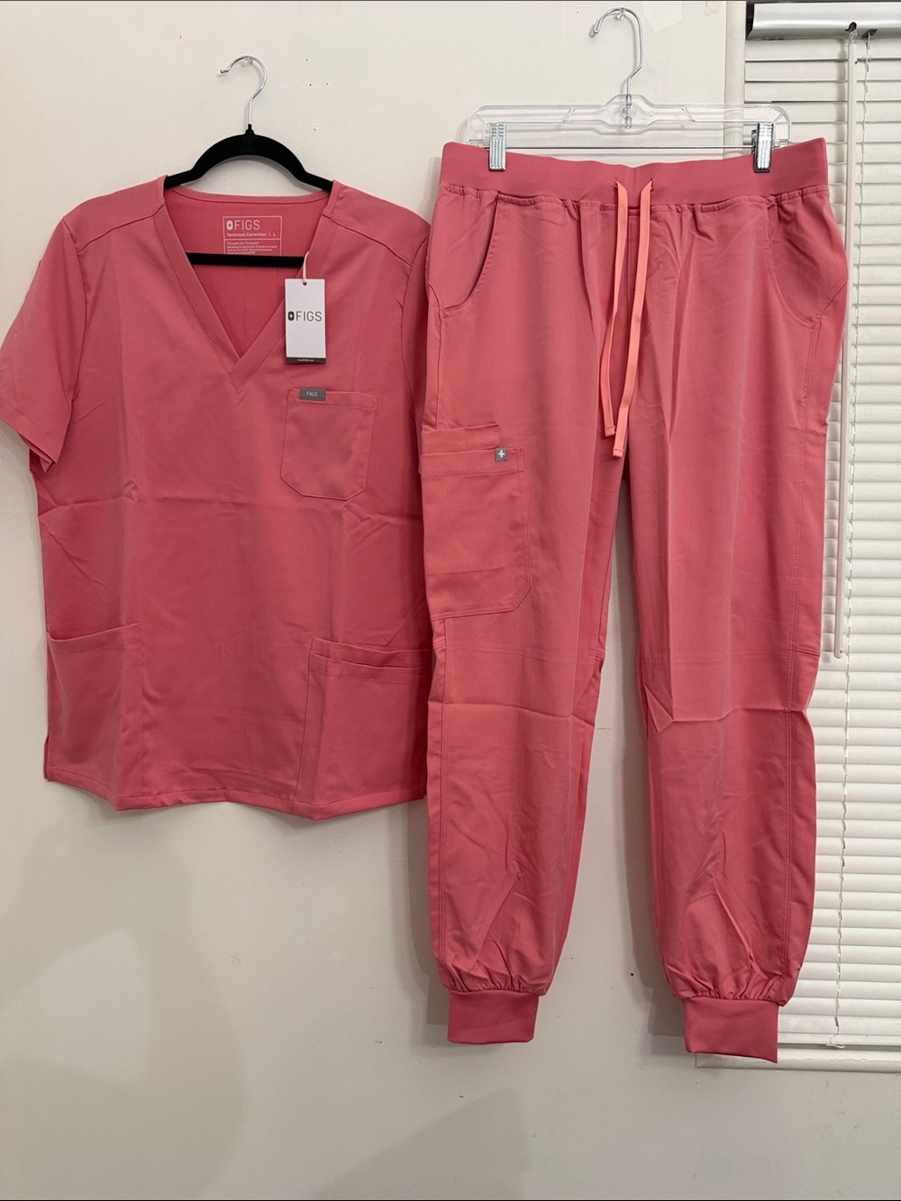 Figs Women’s Coral Pink Scrub Top & Jogger Pants Set